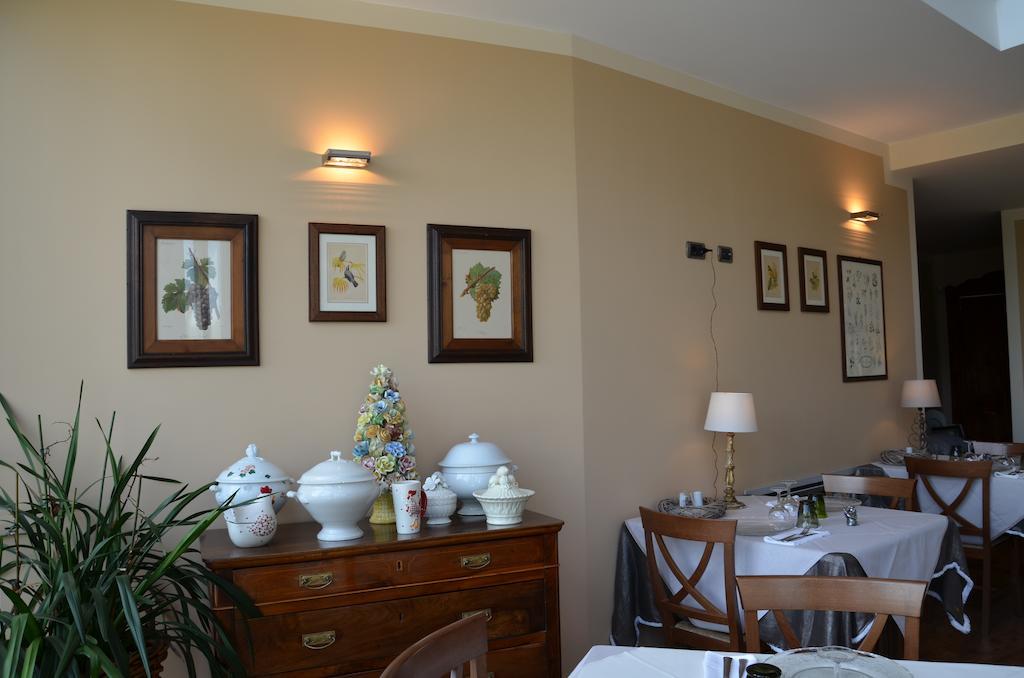 Cascina Castagneto Hotel CastellʼAlfero Екстериор снимка