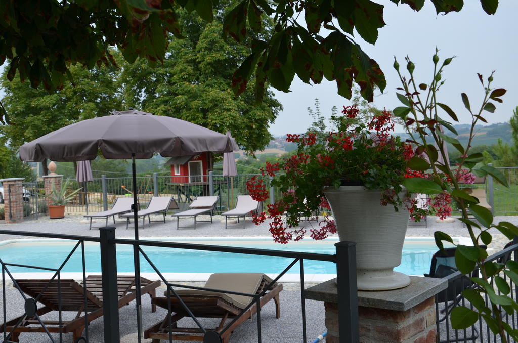 Cascina Castagneto Hotel CastellʼAlfero Екстериор снимка
