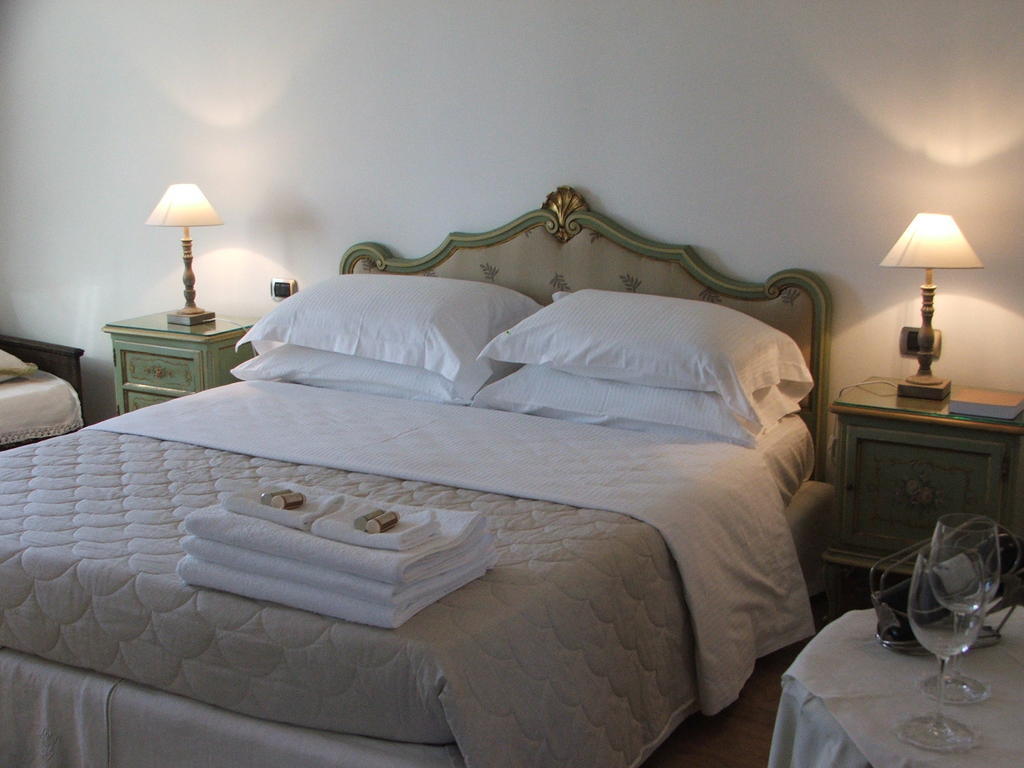 Cascina Castagneto Hotel CastellʼAlfero Екстериор снимка