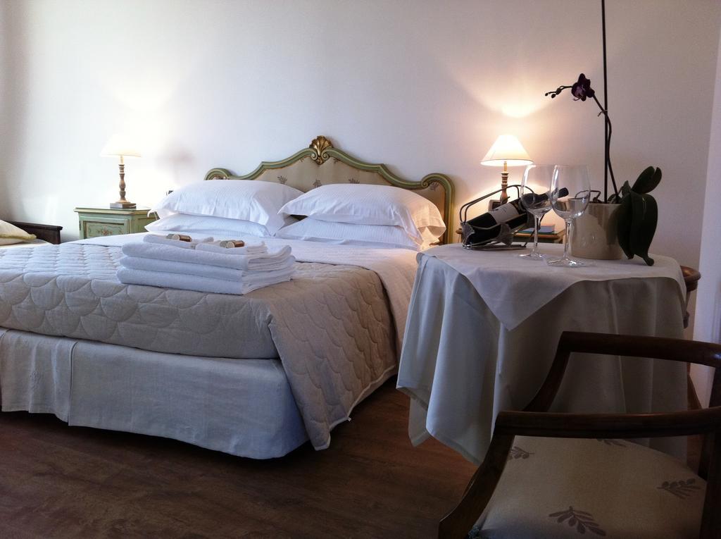 Cascina Castagneto Hotel CastellʼAlfero Стая снимка