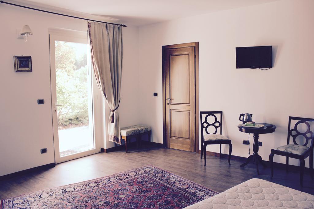 Cascina Castagneto Hotel CastellʼAlfero Екстериор снимка