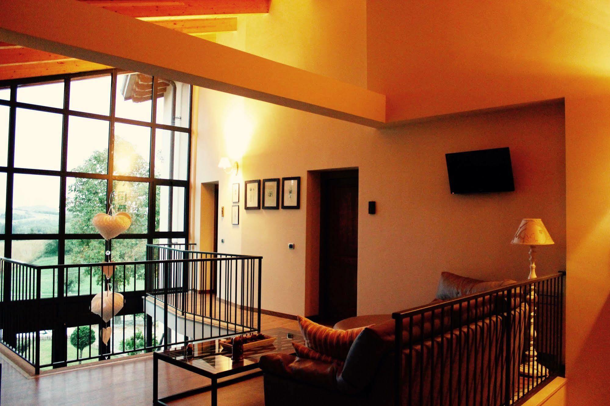 Cascina Castagneto Hotel CastellʼAlfero Екстериор снимка