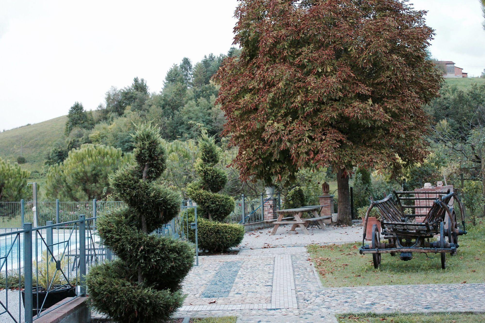 Cascina Castagneto Hotel CastellʼAlfero Екстериор снимка